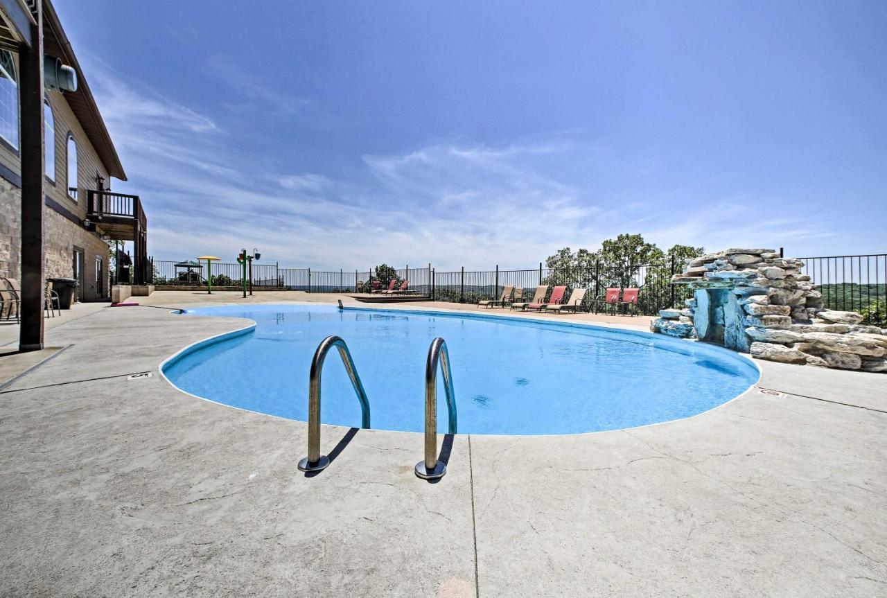 Luxe Branson Retreat With Mtn Views And Pool Access! Apartment Exterior photo