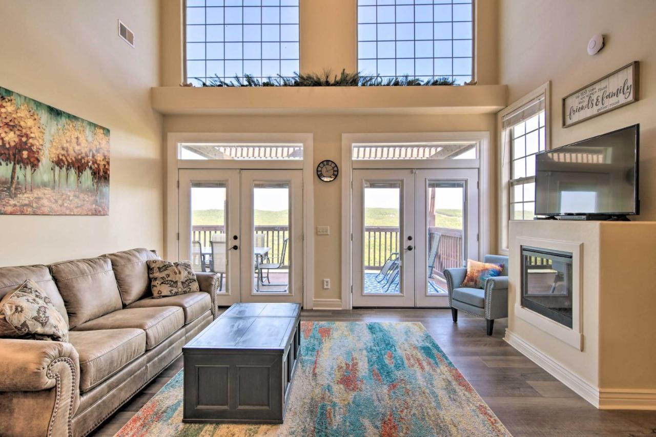 Luxe Branson Retreat With Mtn Views And Pool Access! Apartment Exterior photo