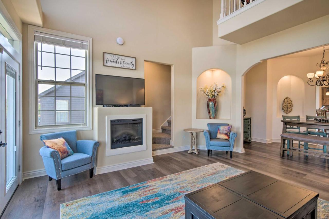 Luxe Branson Retreat With Mtn Views And Pool Access! Apartment Exterior photo